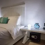 Maya's Boutique Resmo